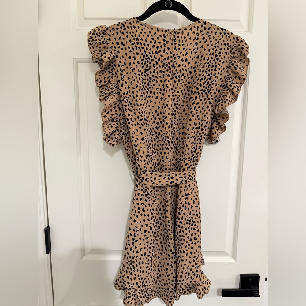 Pink lily leopard printed romper - Picture 3 of 14